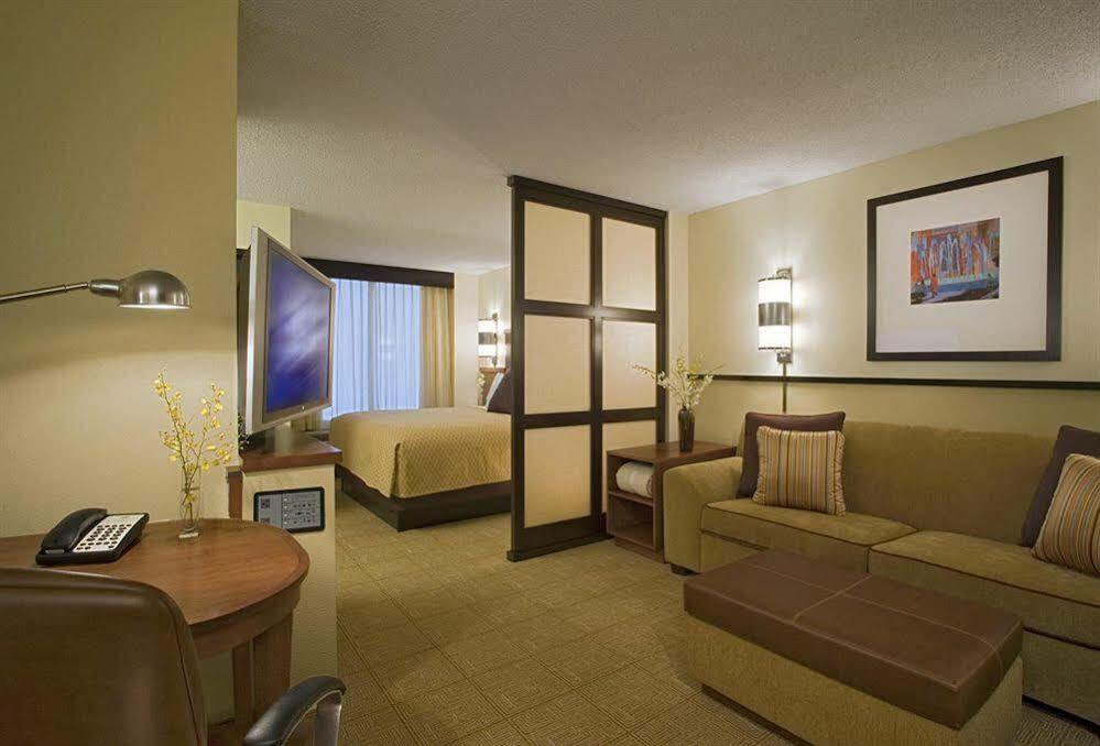 Hyatt Place Atlanta Alpharetta North Point Mall Exterior photo